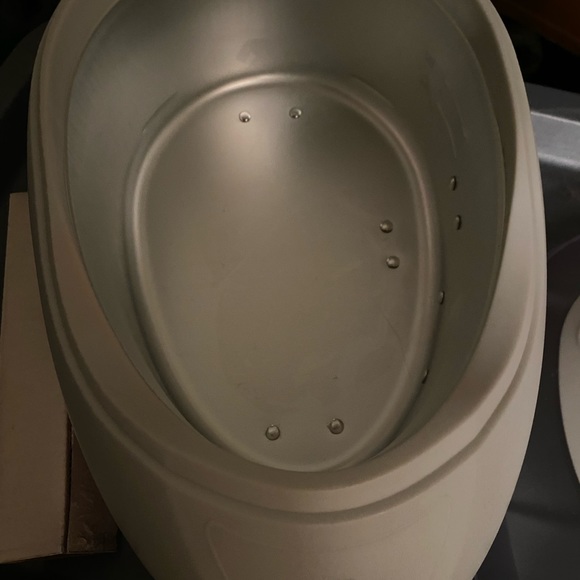 Hot Spa Paraffin Bath Brand new never used. Includes wax. For hands and feet. - Picture 3 of 3